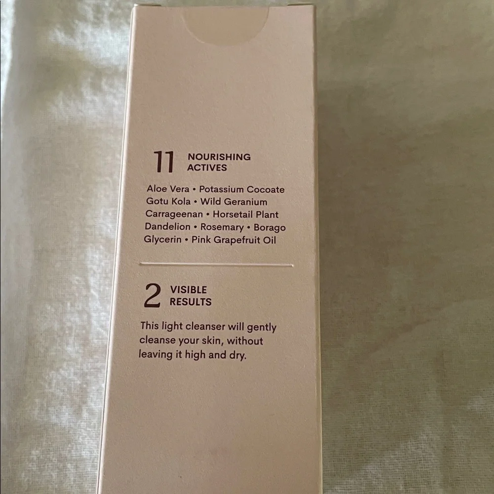 Fleur & Bee So Clean Facial Cleanser